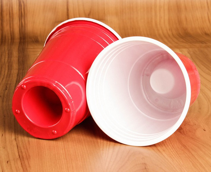 http://www.ideal-household.com/uploadfile/product/big/eamasy-party-16oz-double-colore-plastic-game-cups-beer-pong-cups-465-2060.jpg